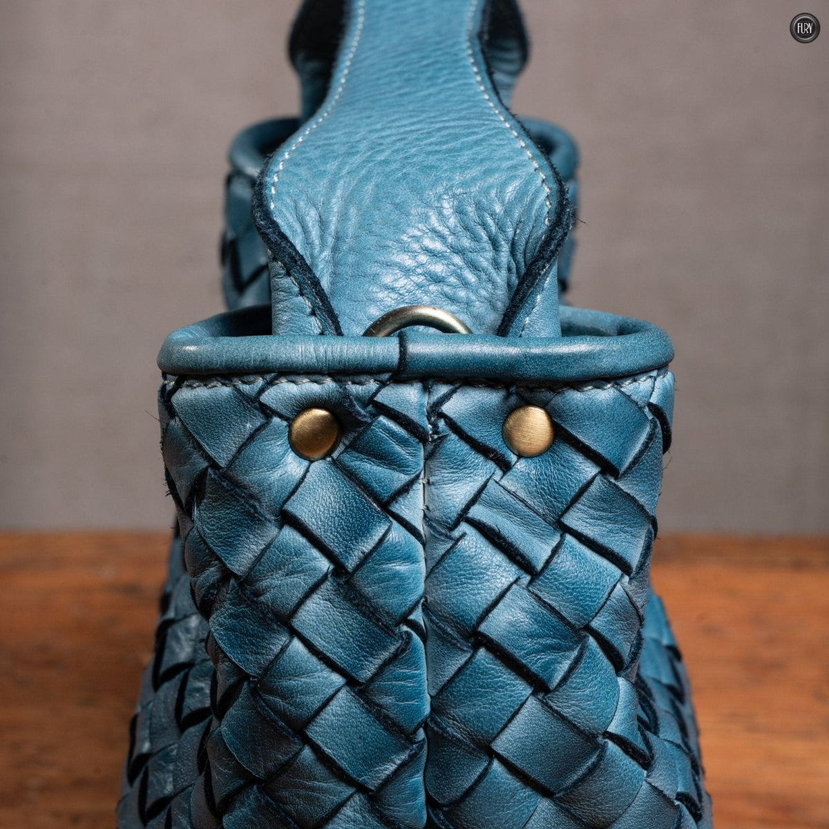 Borsetta Sibilla in pelle intrecciata
