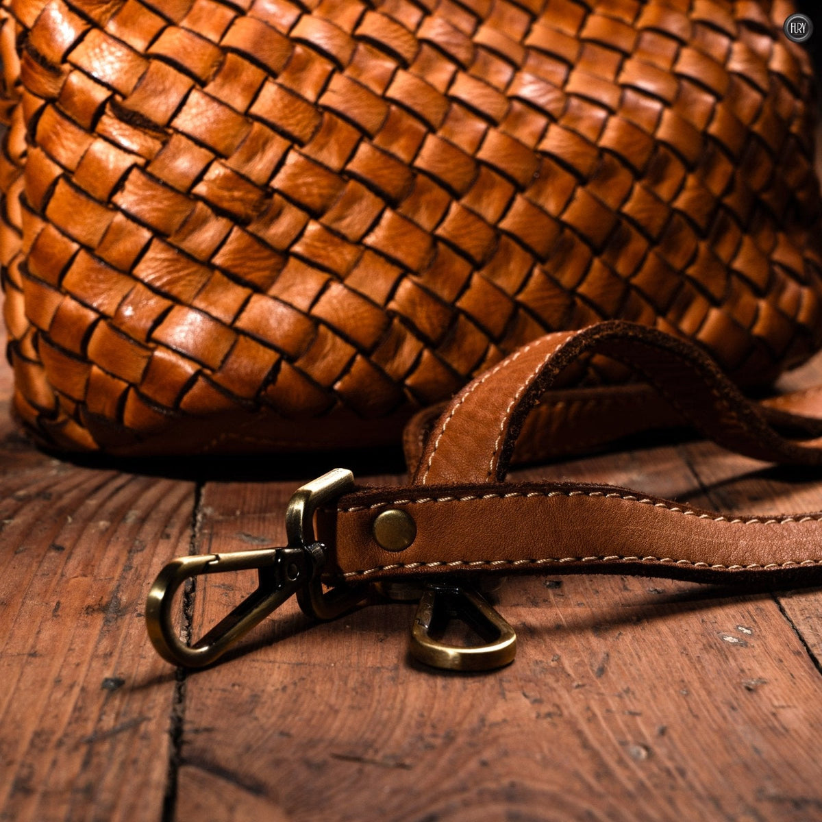 Borsetta Sibilla in pelle intrecciata