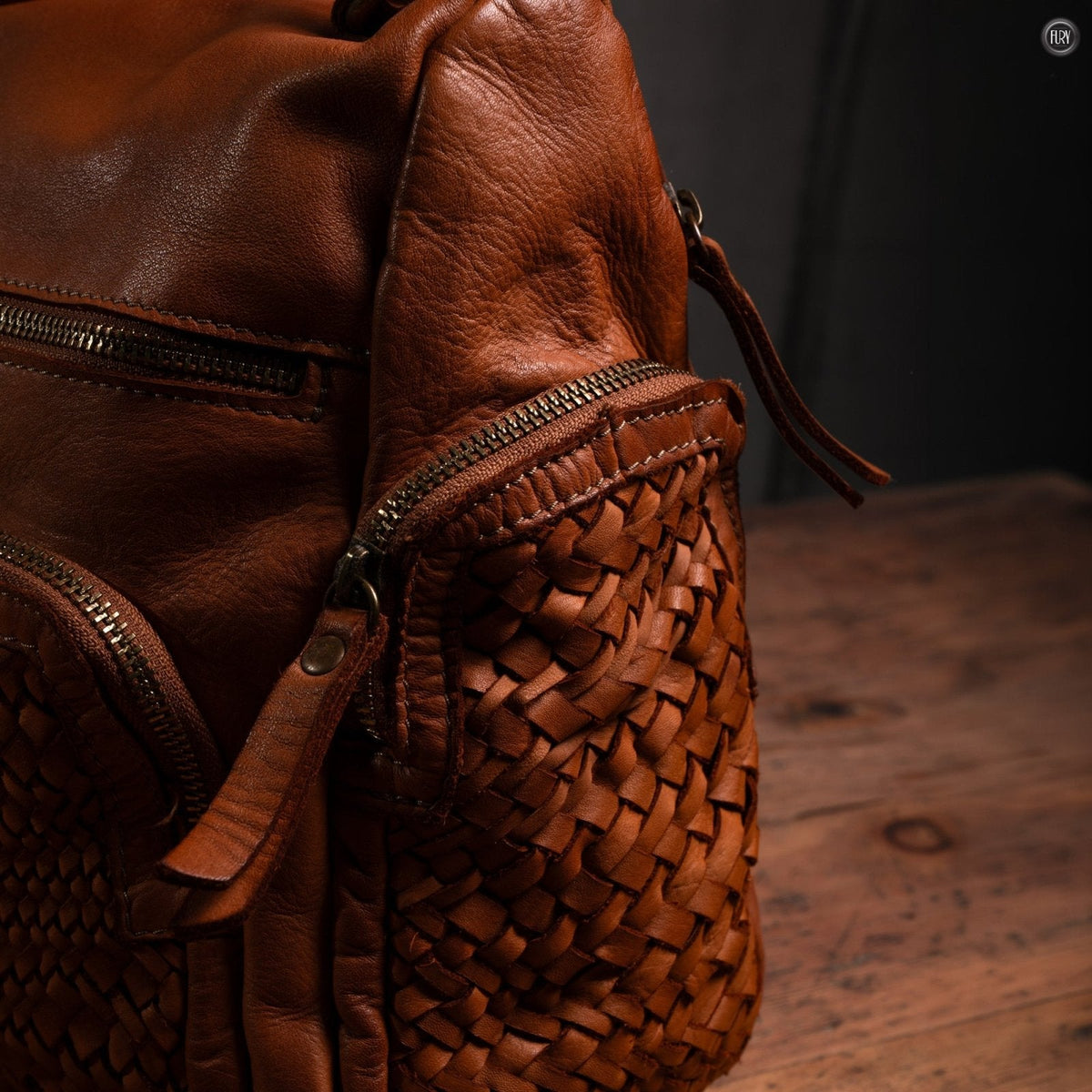 Zainetto Volterra reversibile in pelle intrecciata