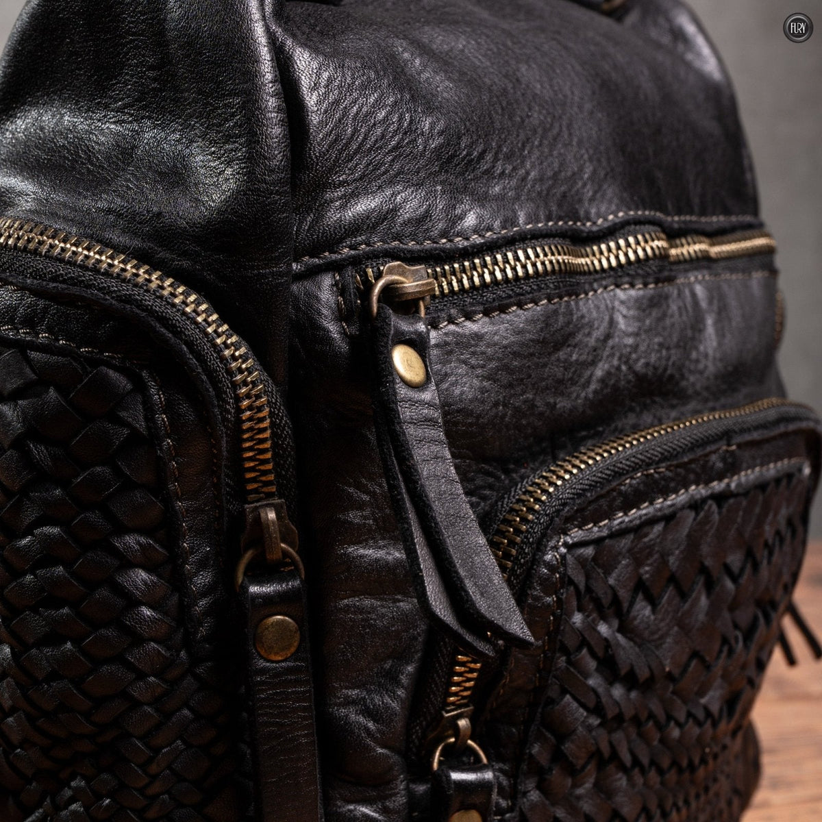 Zainetto Volterra reversibile in pelle intrecciata